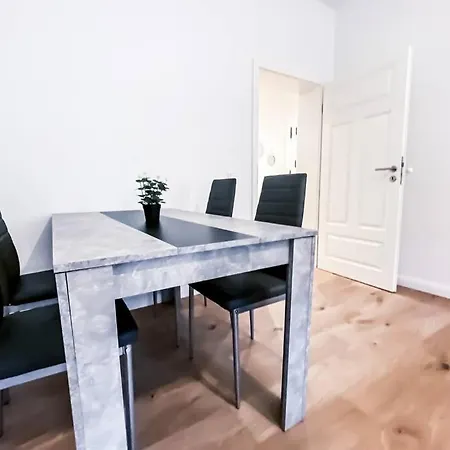 Luxurios Sanierte Altbauwohnung - Flat-tv & Netflix *